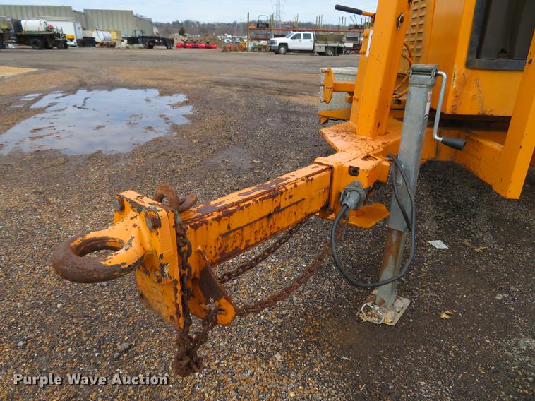 image for item DG3899 2007 Brush Bandit 200XP wood chipper