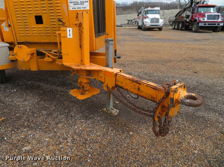 image for item DG3899 2007 Brush Bandit 200XP wood chipper