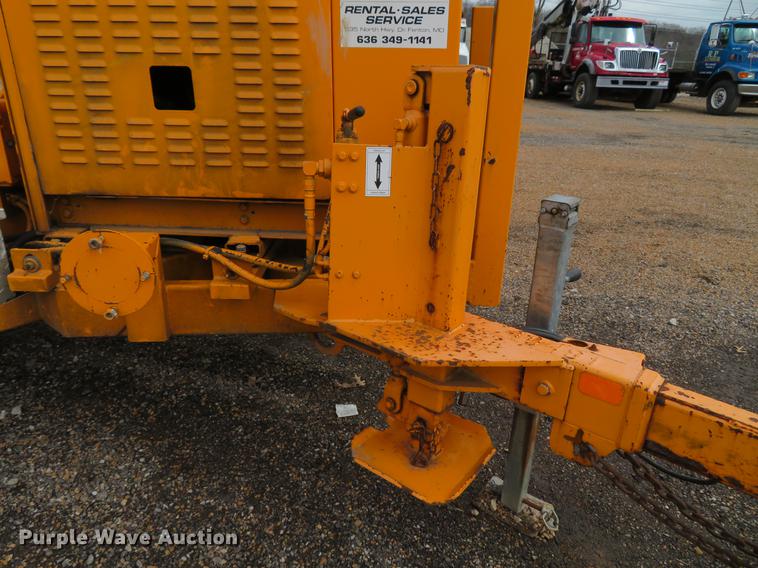 image for item DG3899 2007 Brush Bandit 200XP wood chipper