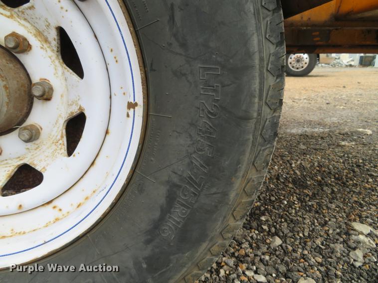 image for item DG3899 2007 Brush Bandit 200XP wood chipper