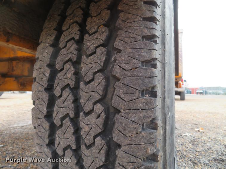 image for item DG3899 2007 Brush Bandit 200XP wood chipper