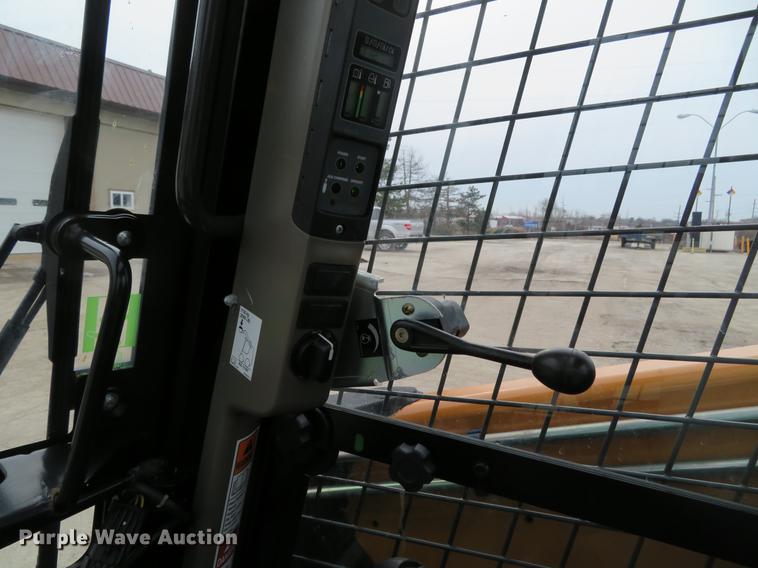 image for item DG3900 2014 Case SV250 skid steer