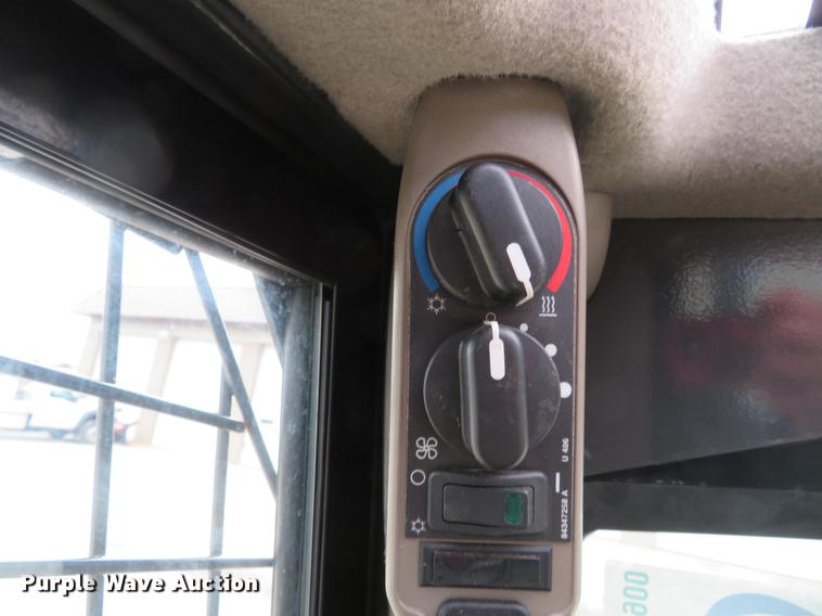 image for item DG3900 2014 Case SV250 skid steer