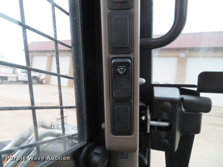 image for item DG3900 2014 Case SV250 skid steer