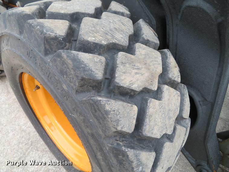 image for item DG3900 2014 Case SV250 skid steer