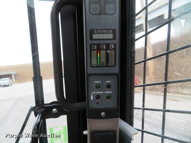 image for item DG3901 2014 Case SV250 skid steer