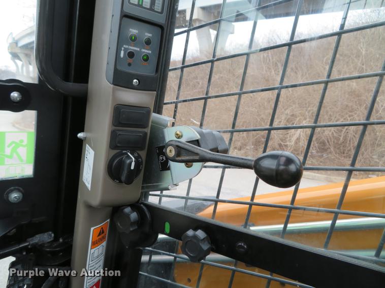 image for item DG3901 2014 Case SV250 skid steer