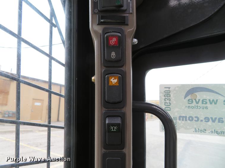 image for item DG3901 2014 Case SV250 skid steer