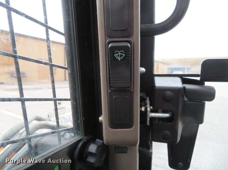 image for item DG3901 2014 Case SV250 skid steer