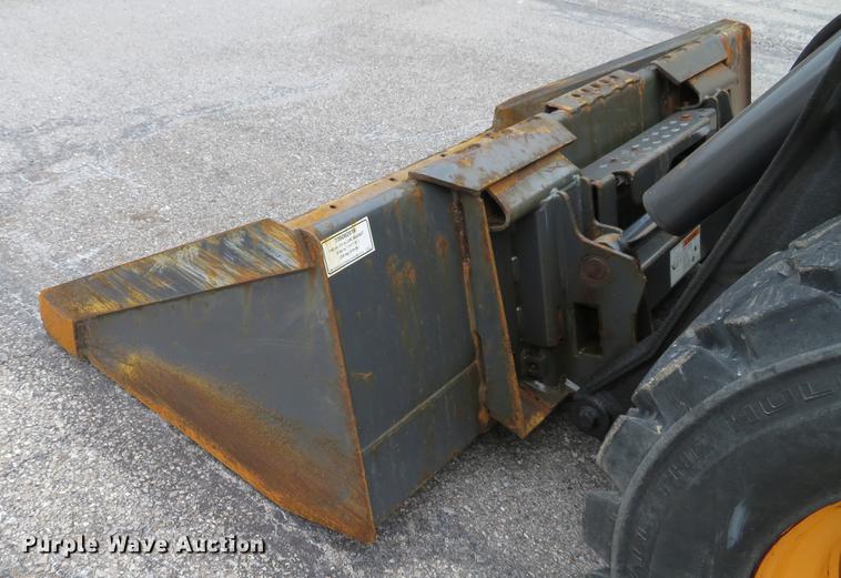 image for item DG3901 2014 Case SV250 skid steer