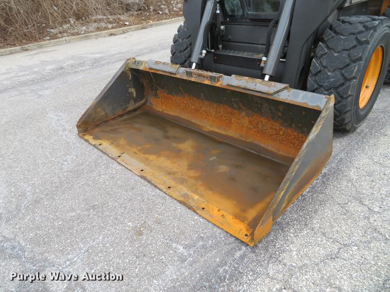 image for item DG3901 2014 Case SV250 skid steer