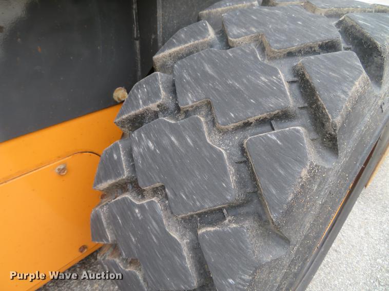 image for item DG3901 2014 Case SV250 skid steer
