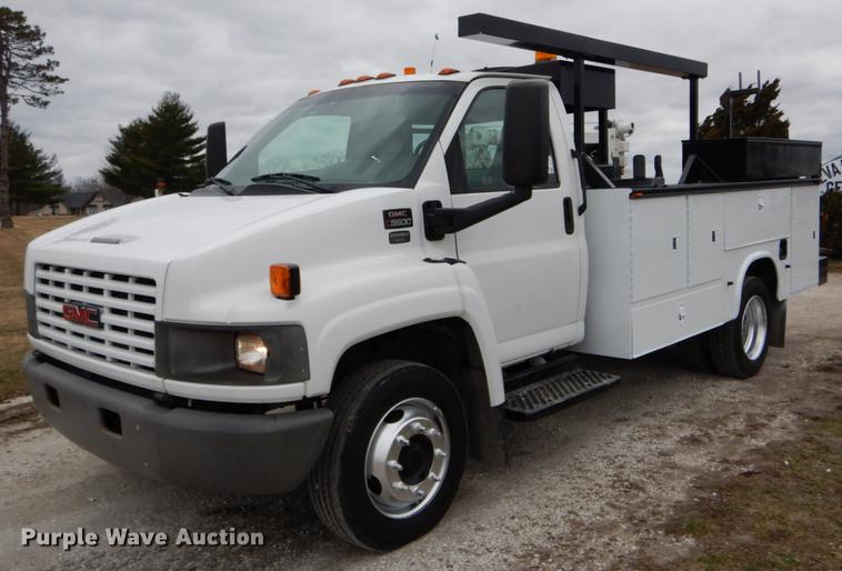 image for item DG3910 2003 GMC C5500 service truck with crane