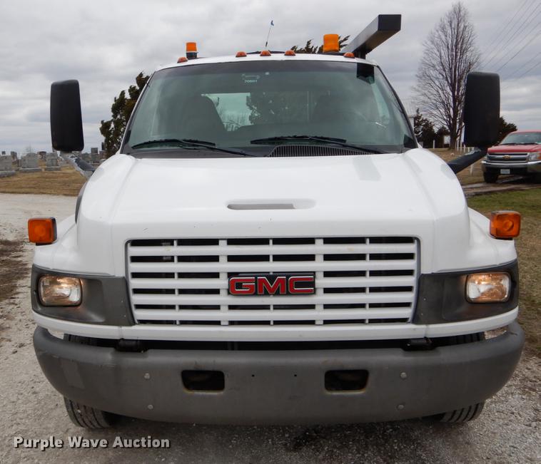 image for item DG3910 2003 GMC C5500 service truck with crane