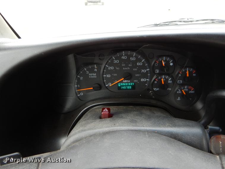 image for item DG3910 2003 GMC C5500 service truck with crane