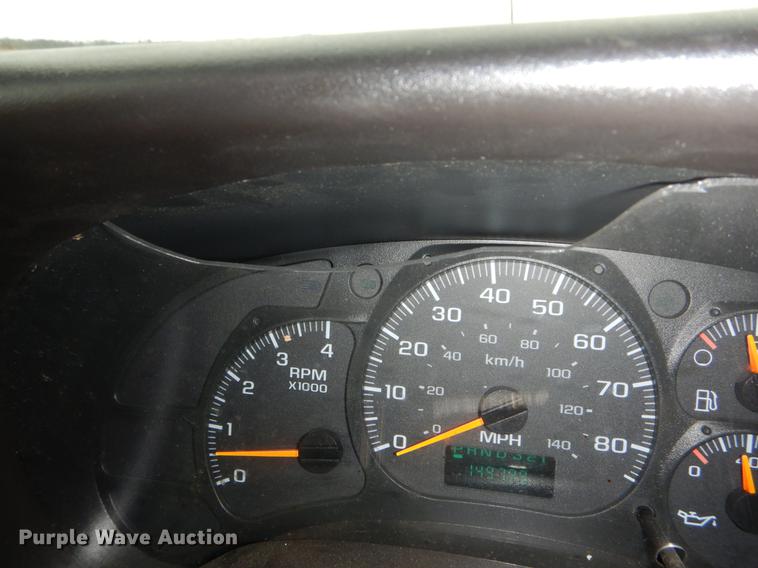 image for item DG3910 2003 GMC C5500 service truck with crane