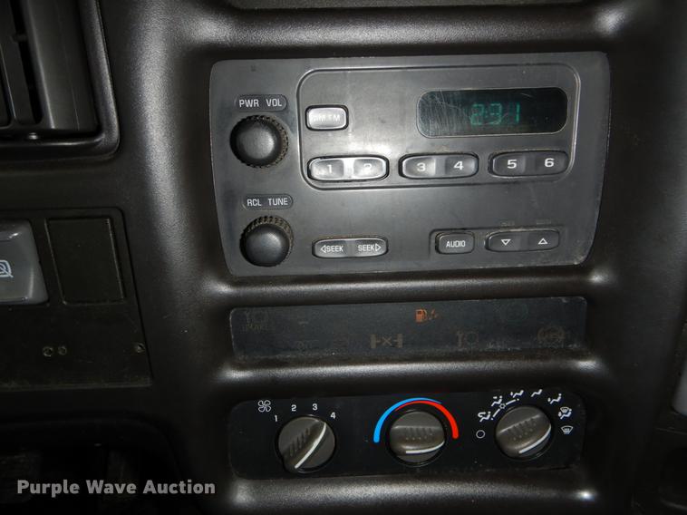 image for item DG3910 2003 GMC C5500 service truck with crane