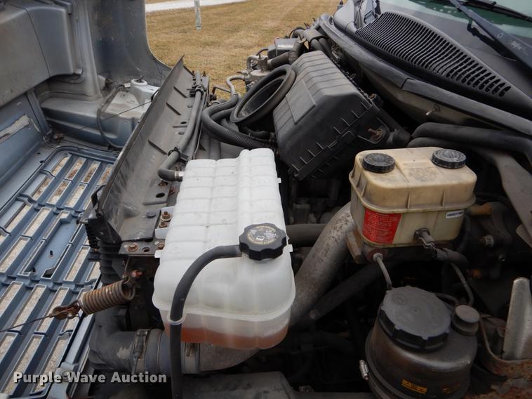 image for item DG3910 2003 GMC C5500 service truck with crane