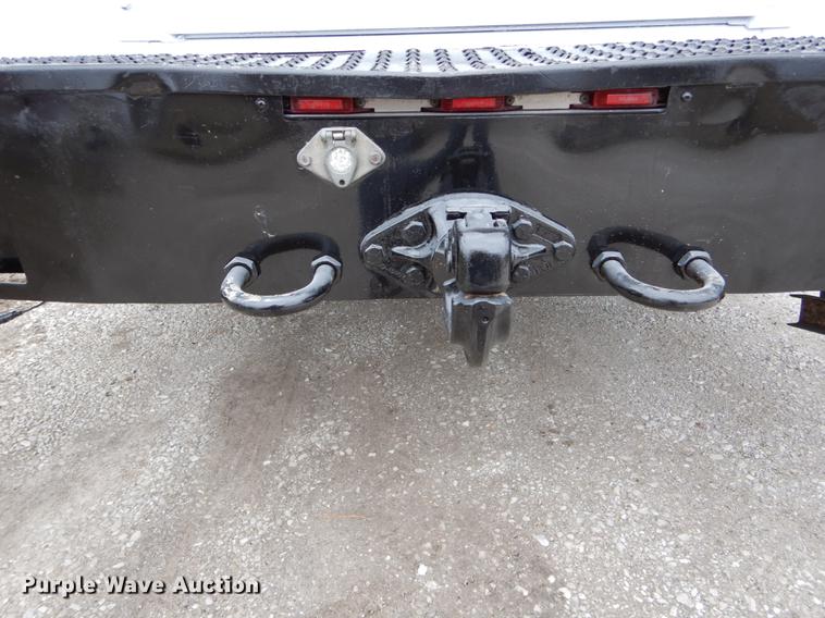 image for item DG3910 2003 GMC C5500 service truck with crane