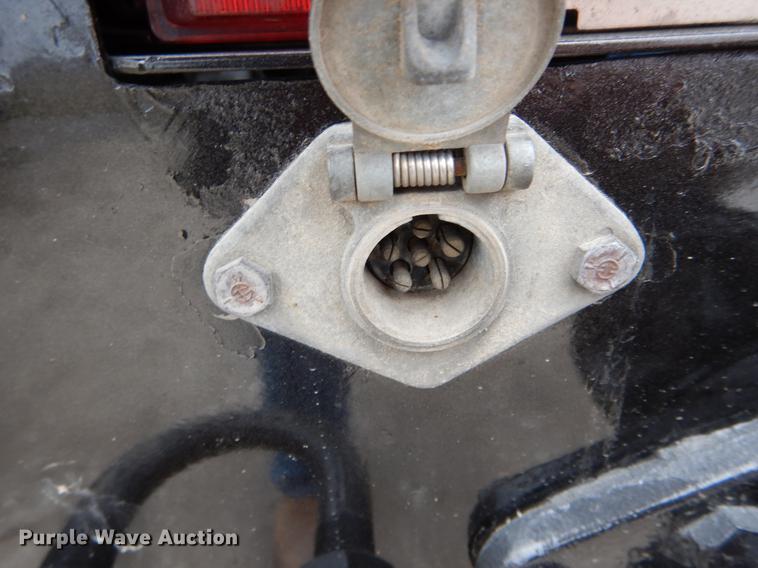 image for item DG3910 2003 GMC C5500 service truck with crane