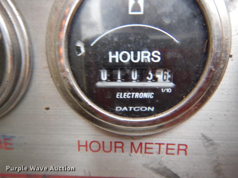 image for item DG3910 2003 GMC C5500 service truck with crane