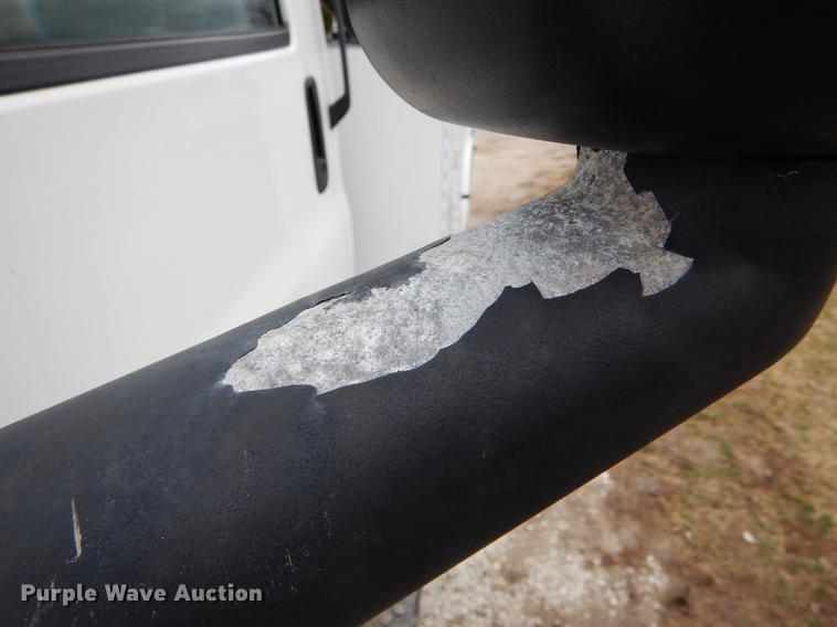 image for item DG3910 2003 GMC C5500 service truck with crane