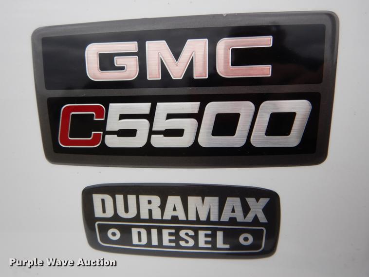 image for item DG3910 2003 GMC C5500 service truck with crane