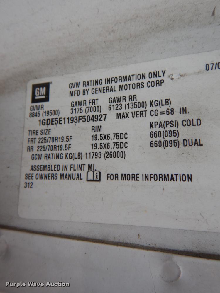 image for item DG3910 2003 GMC C5500 service truck with crane