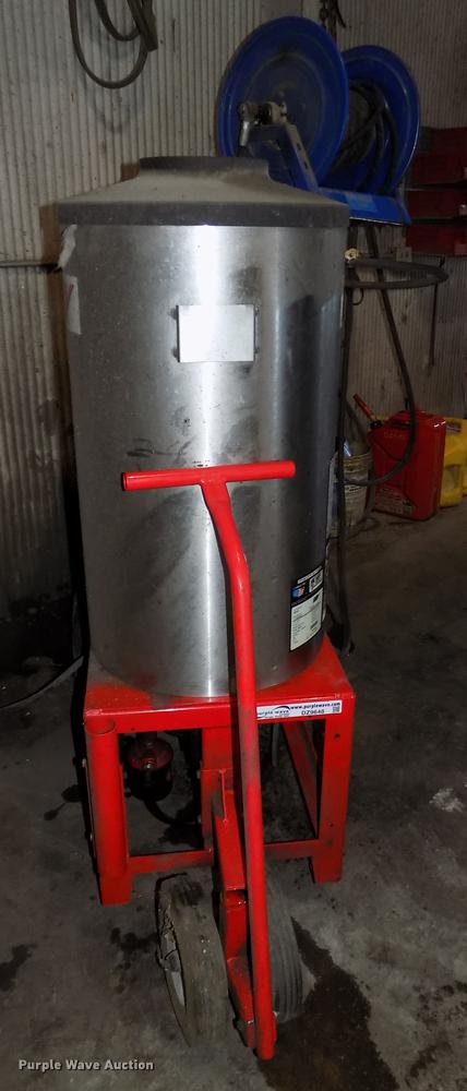 image for item DZ9648 2008 Hotsy 980SS pressure washer