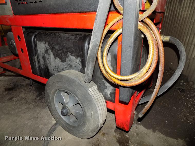 image for item DZ9648 2008 Hotsy 980SS pressure washer