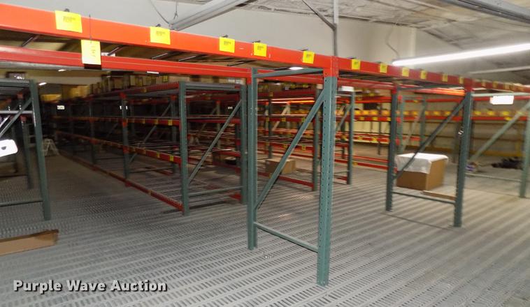 image for item DZ9661 Pallet racking