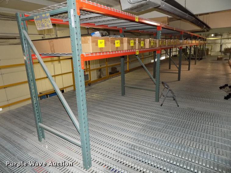 image for item DZ9661 Pallet racking