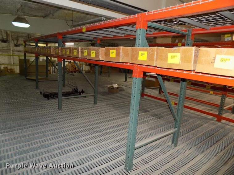 image for item DZ9661 Pallet racking