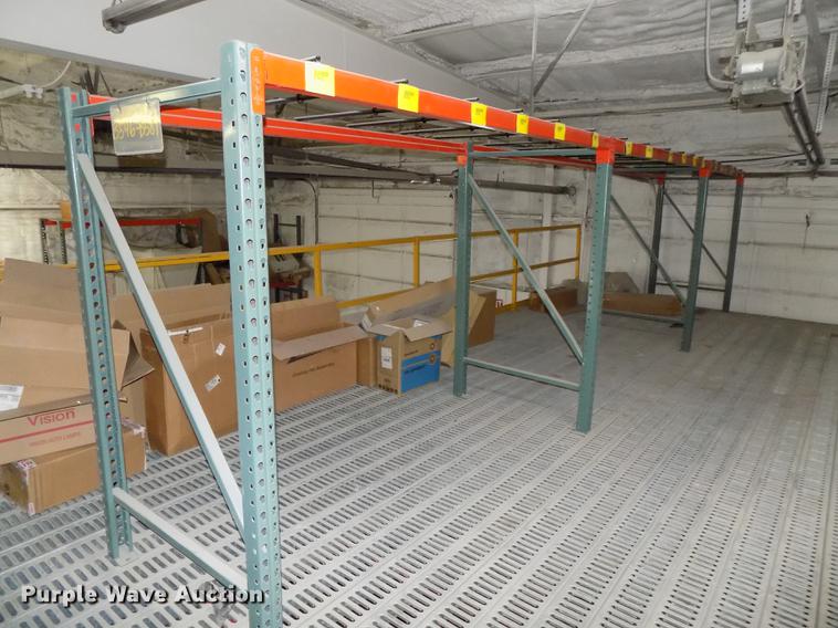 image for item DZ9661 Pallet racking