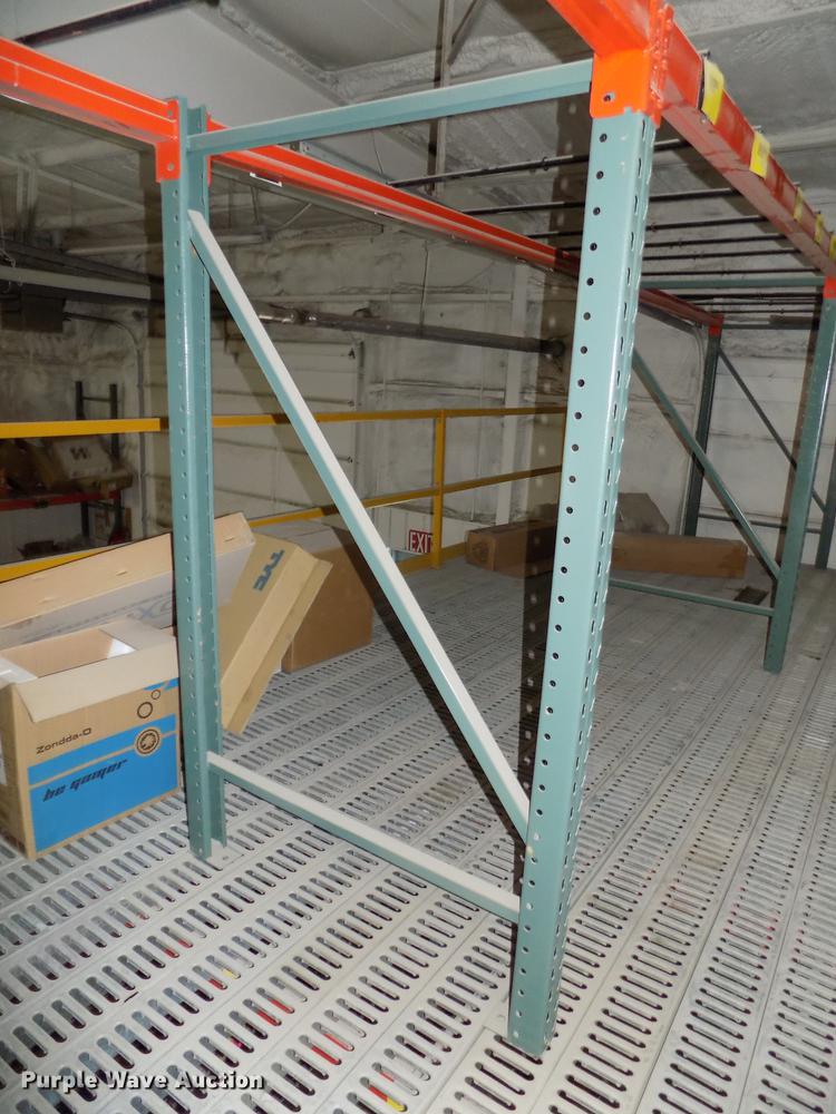image for item DZ9661 Pallet racking