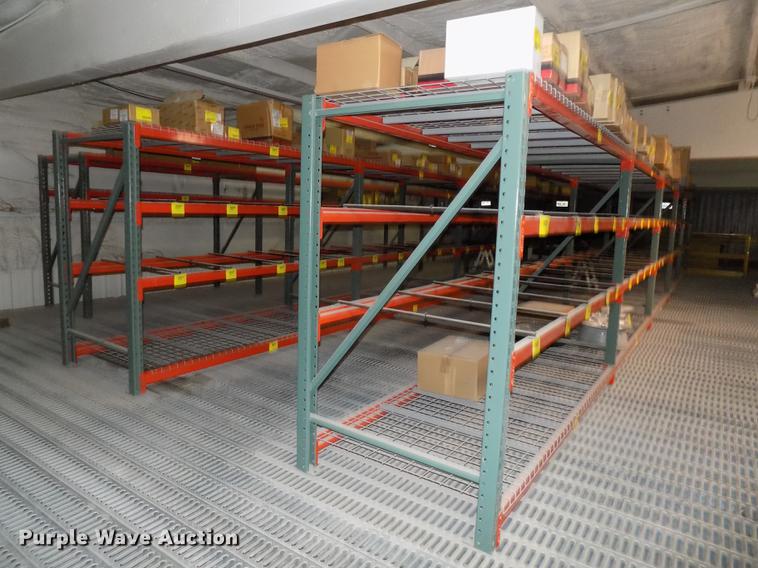 image for item DZ9661 Pallet racking