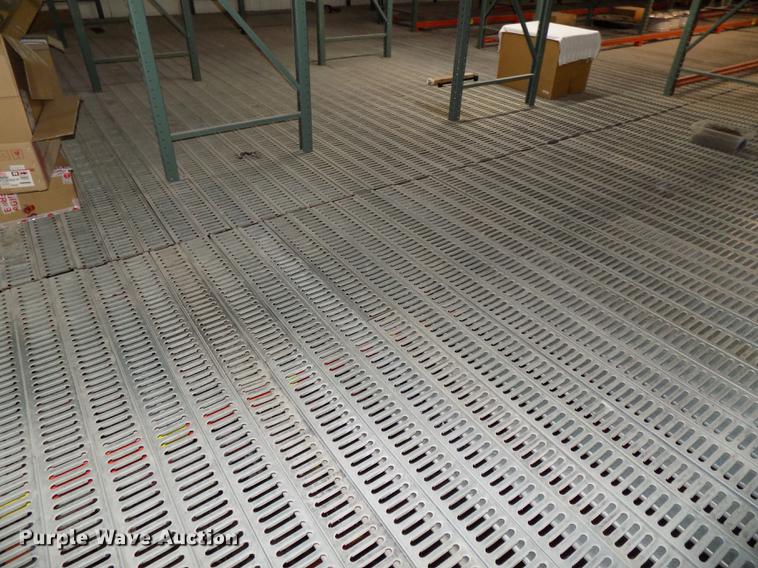 image for item DZ9662 Flooring and guard rail