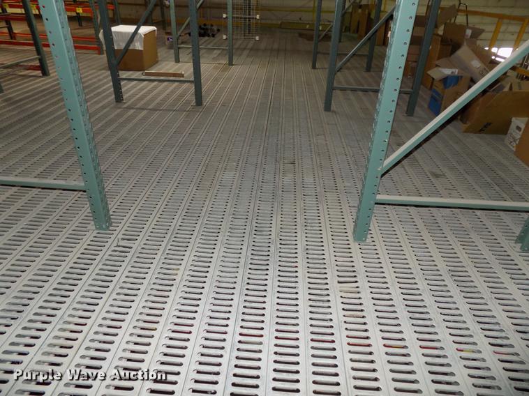 image for item DZ9662 Flooring and guard rail