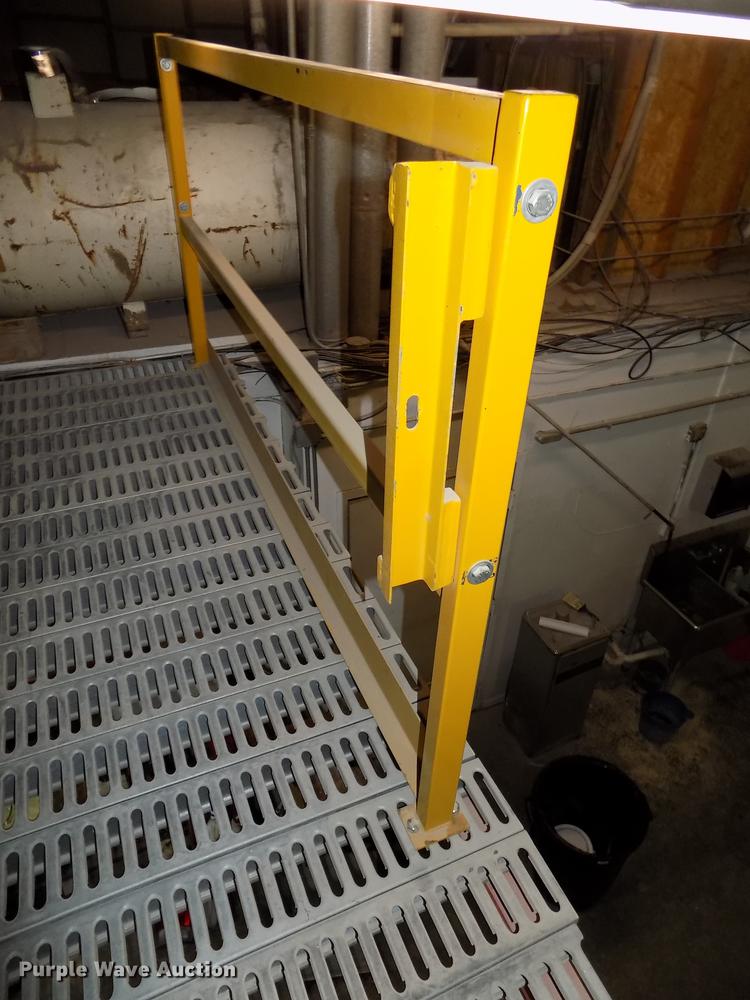 image for item DZ9662 Flooring and guard rail