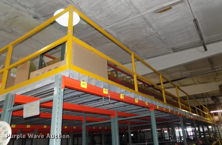 image for item DZ9662 Flooring and guard rail