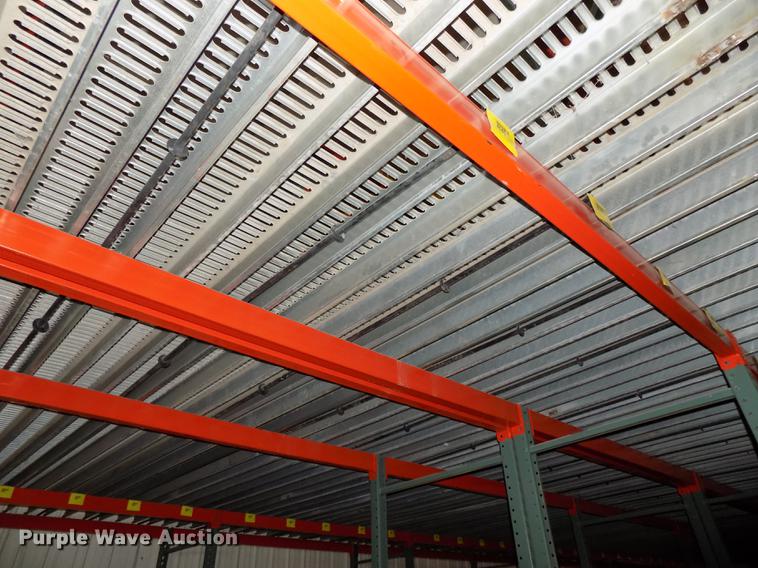 image for item DZ9664 Pallet racking