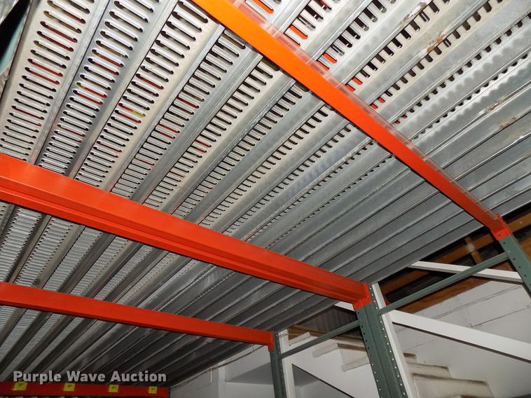 image for item DZ9664 Pallet racking