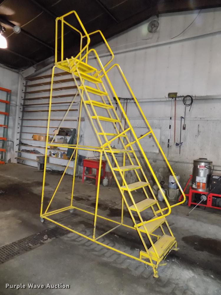 image for item DZ9666 Warehouse ladders
