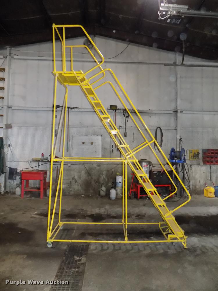image for item DZ9666 Warehouse ladders