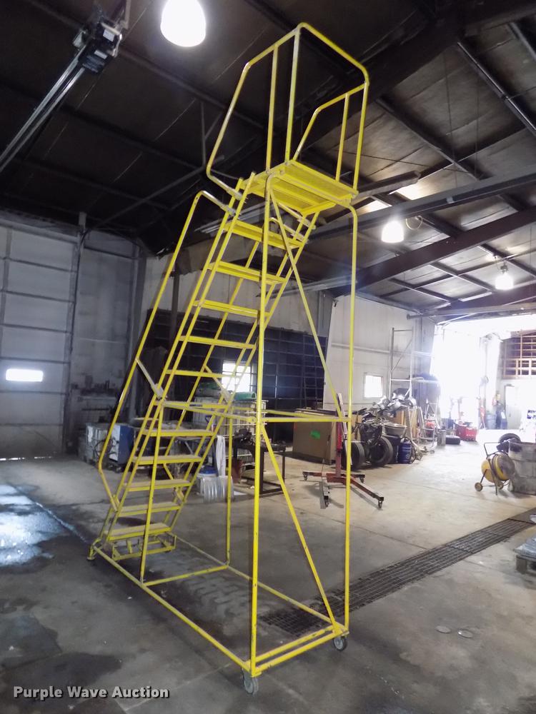 image for item DZ9666 Warehouse ladders