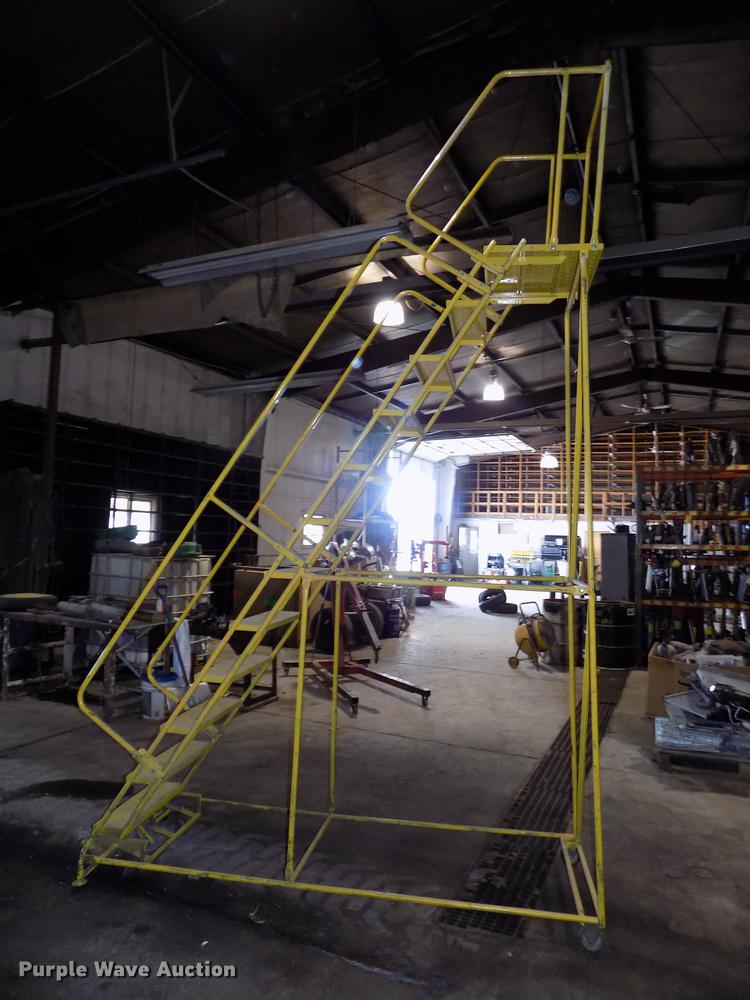 image for item DZ9666 Warehouse ladders