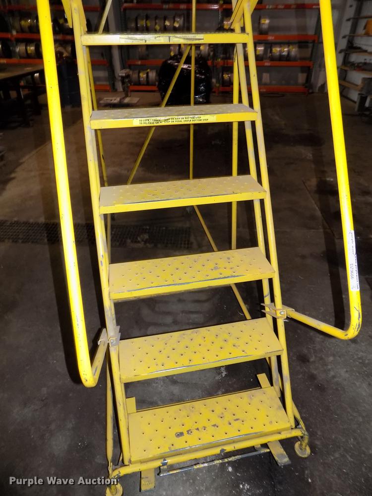 image for item DZ9666 Warehouse ladders