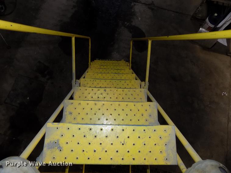 image for item DZ9666 Warehouse ladders