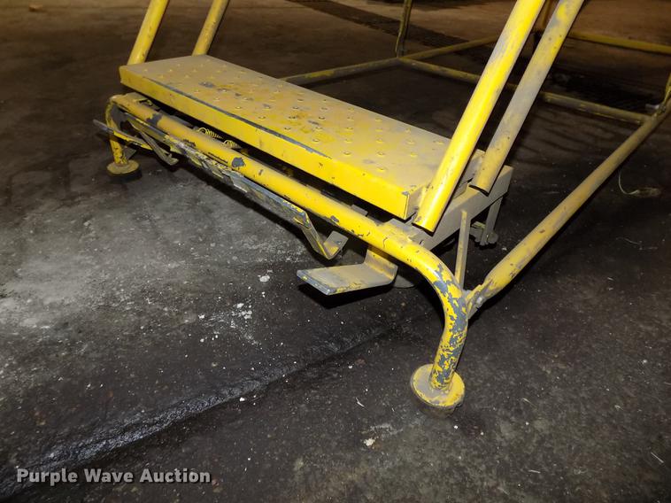 image for item DZ9666 Warehouse ladders