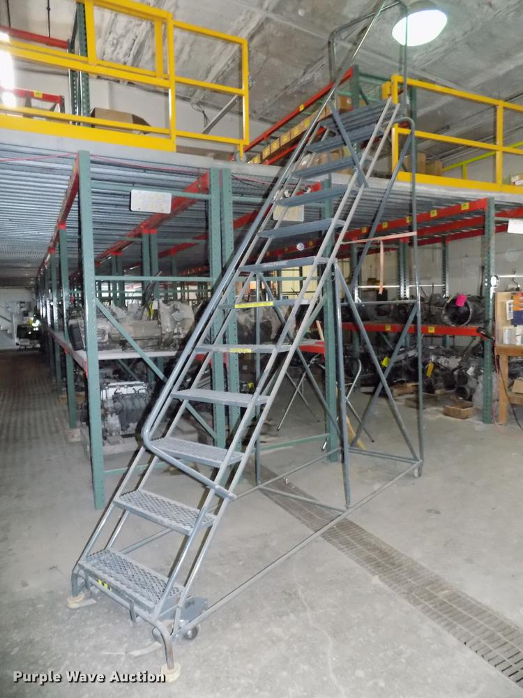 image for item DZ9666 Warehouse ladders